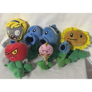 Plants vs Zombies Plushes Lot of 7